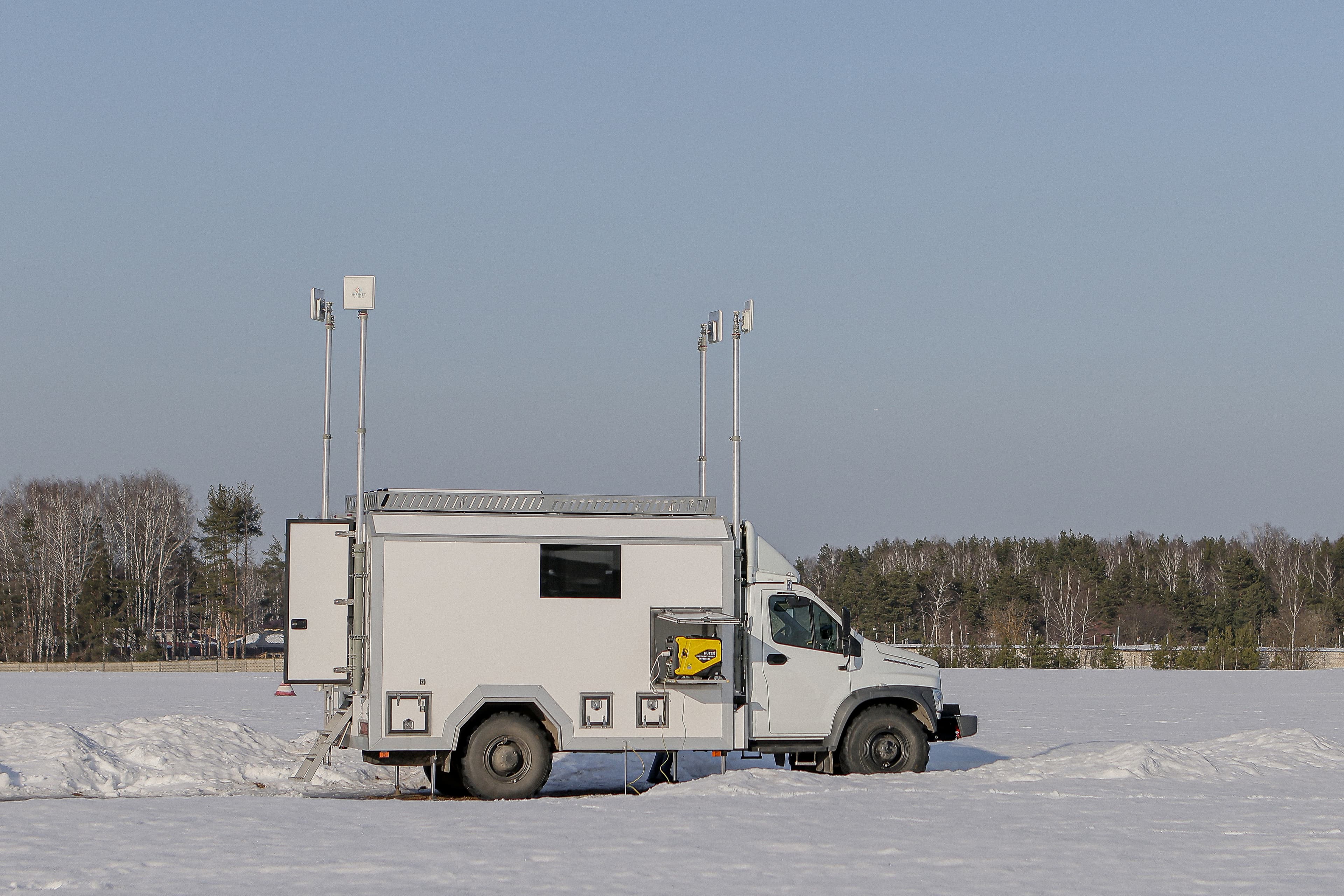 High-mobility mobile control unit